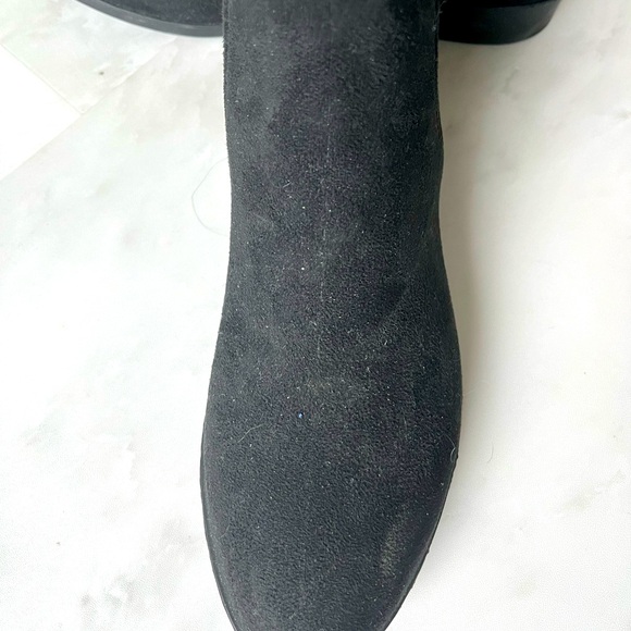 Black ankle boots, size 7 in great condition. - Picture 3 of 4